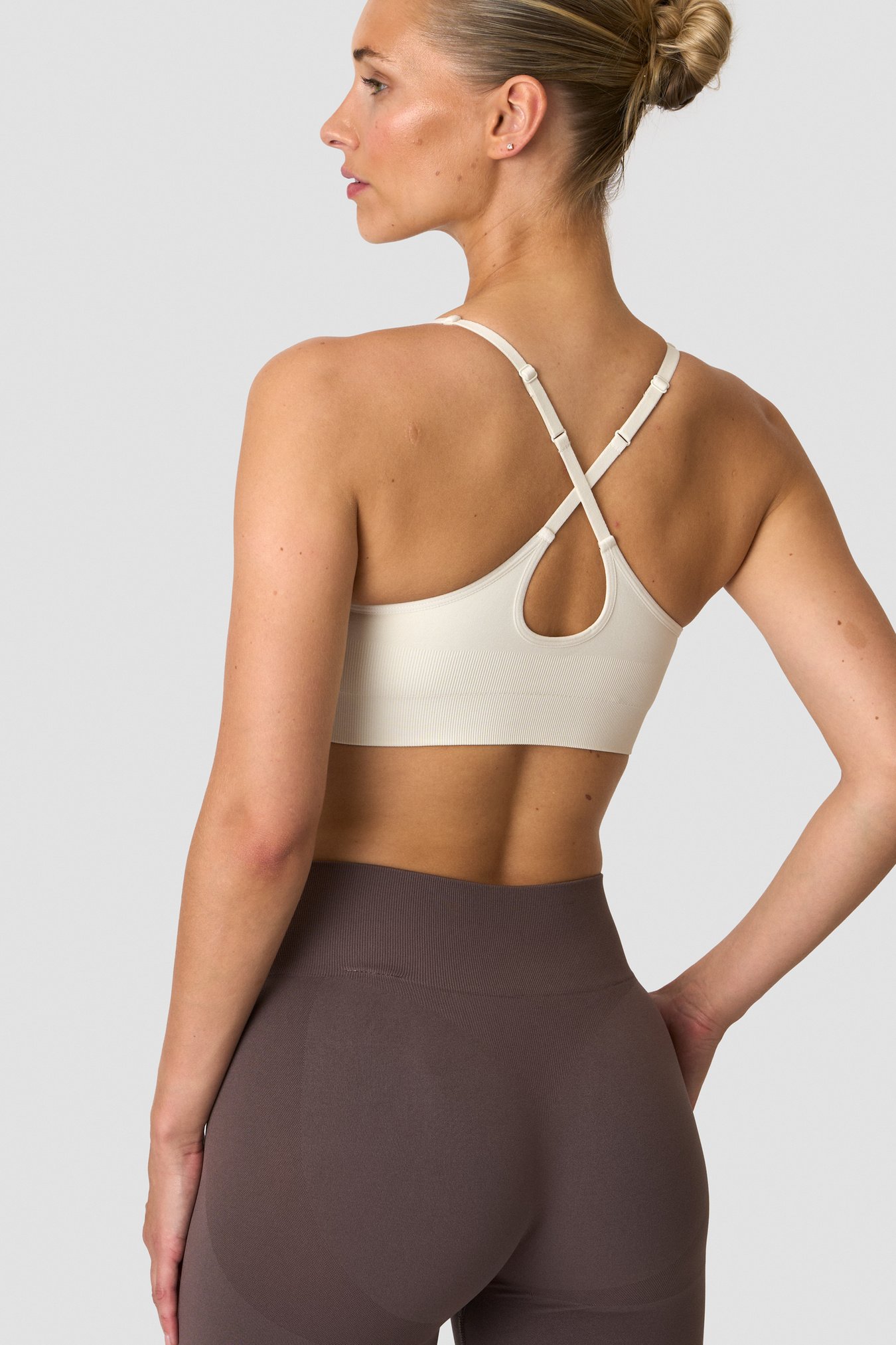 Sculpt Seamless V-neck Sports Bra Ivory - bild 1
