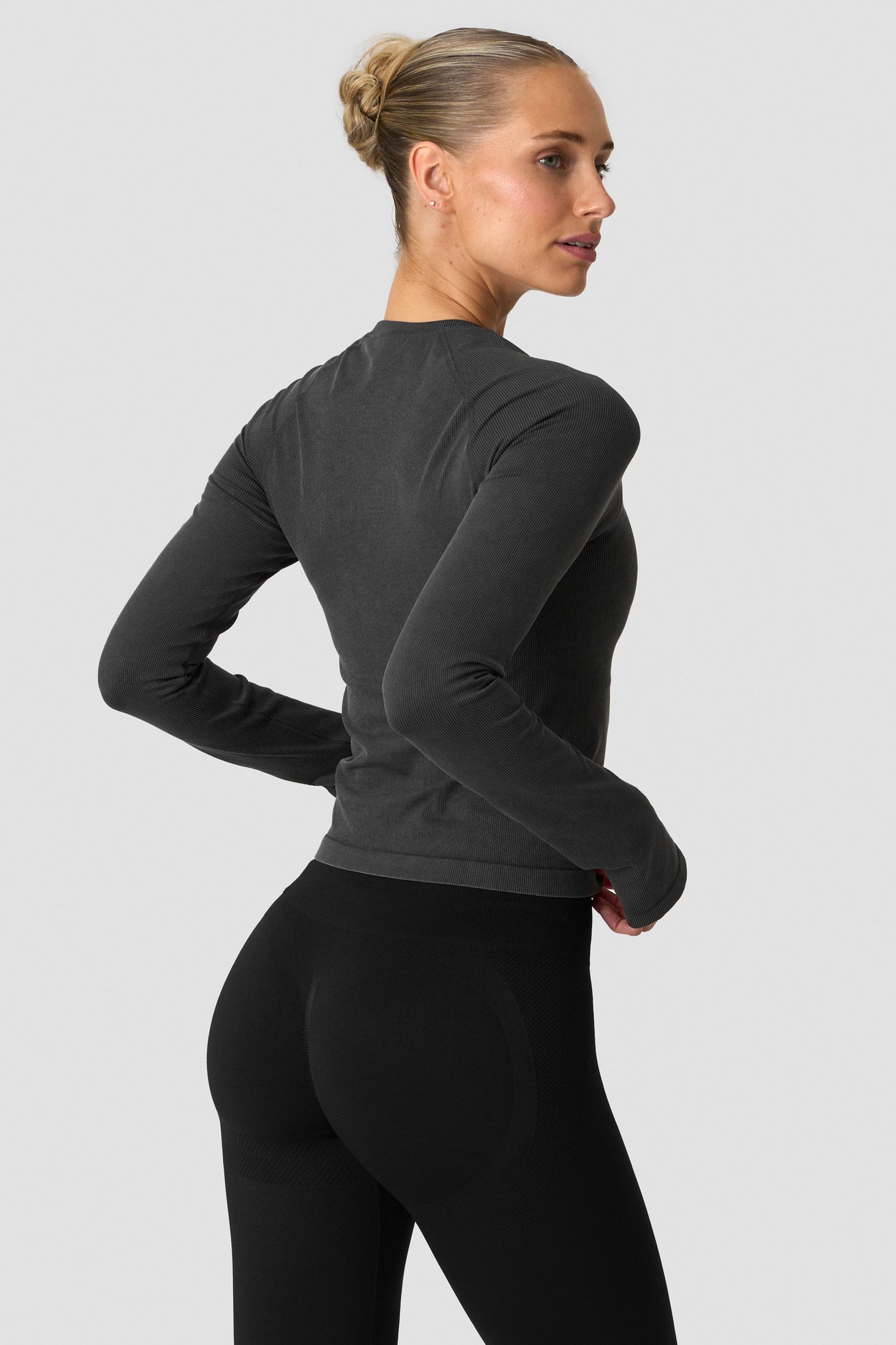 Sculpt Seamless Ribbed LS Stone Wash Black - image 2