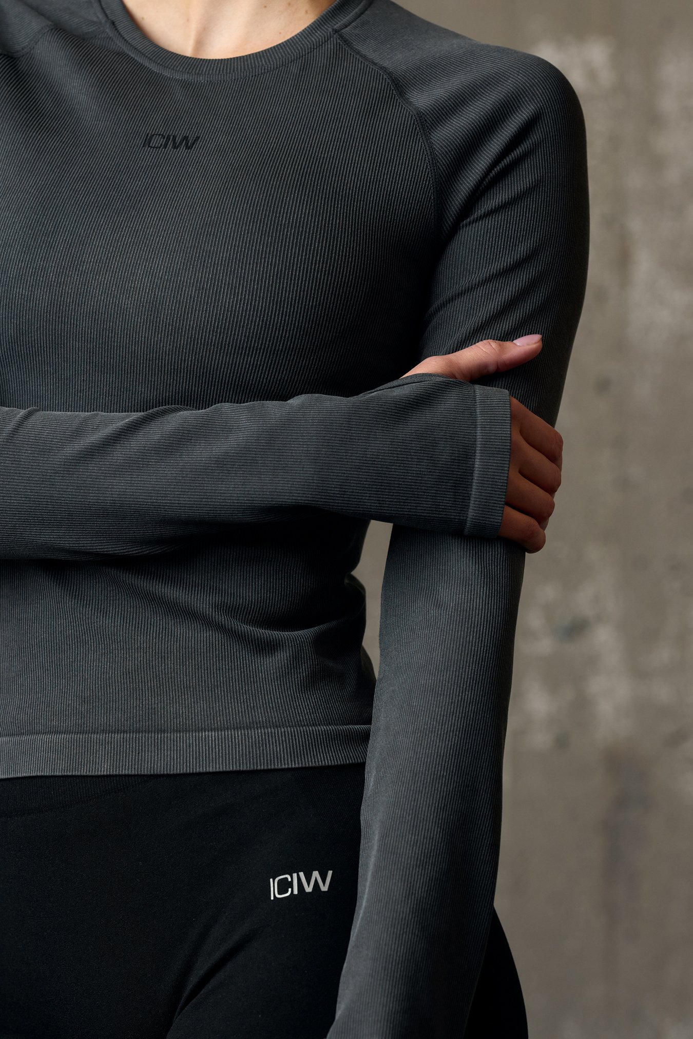 Sculpt Seamless Ribbed LS Stone Wash Black - image 0