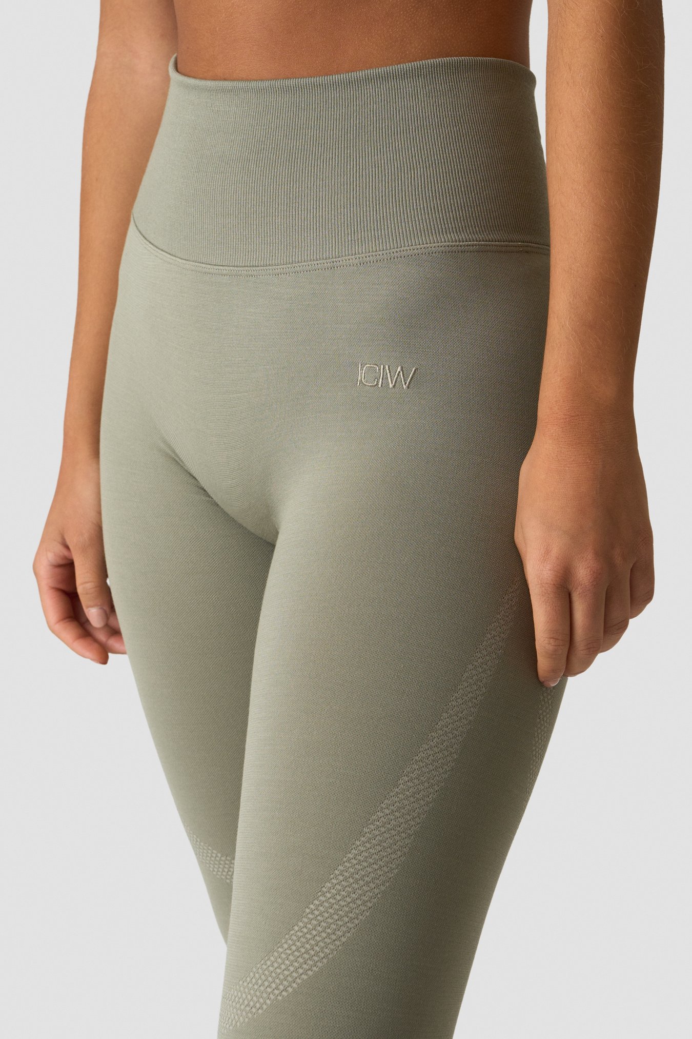 Define Wool V-shape Tights  Light Khaki Green - image 5