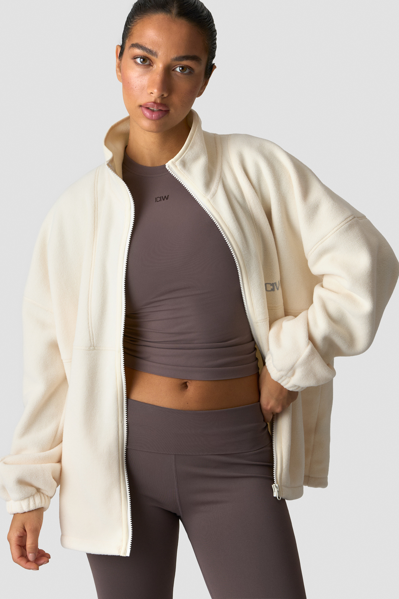 Essential Fleece Cream - image 5