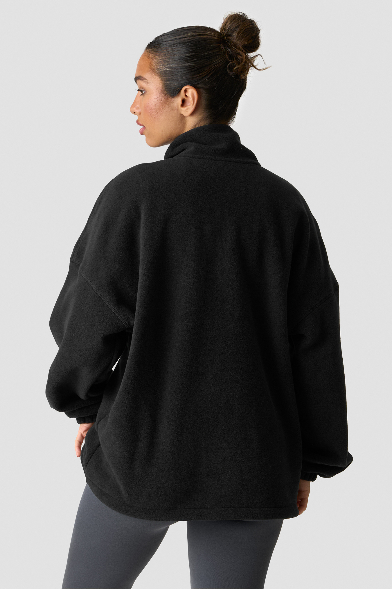 Essential Fleece Black - image 3
