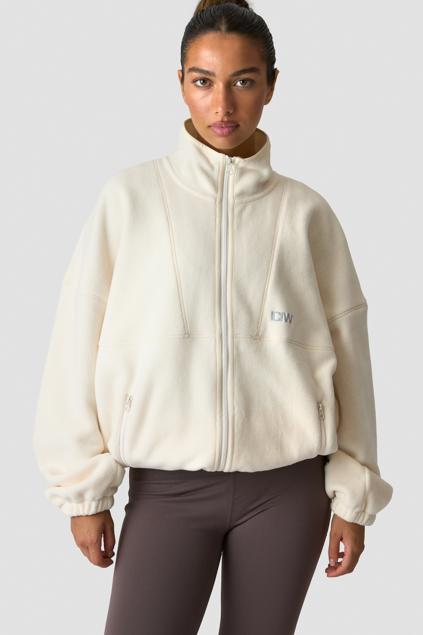 Essential Fleece Cream - image 2