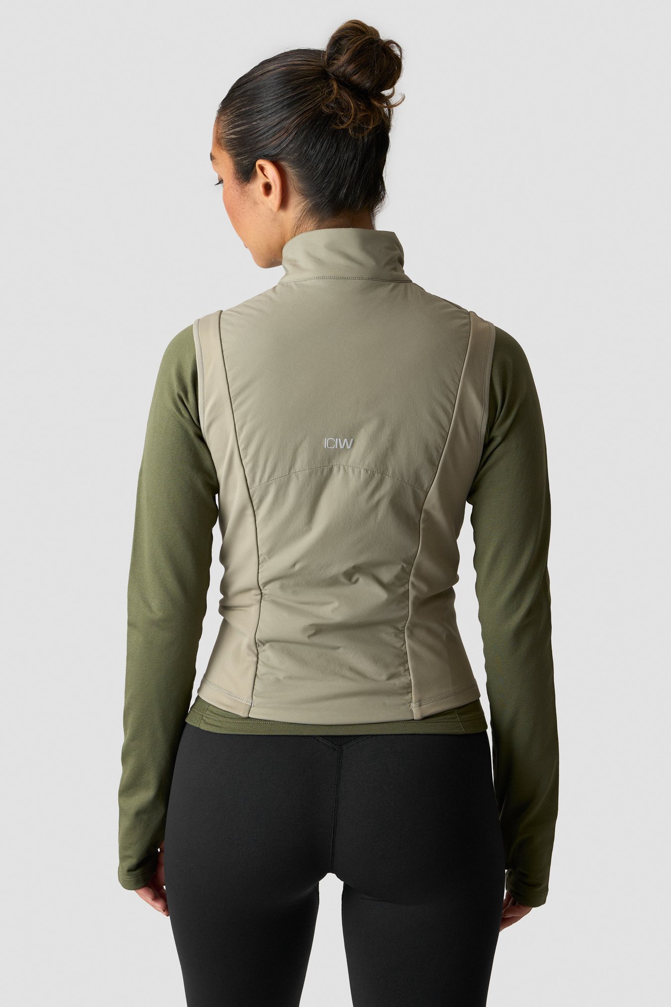 Essential Insulated Vest Light Khaki Green - image 3