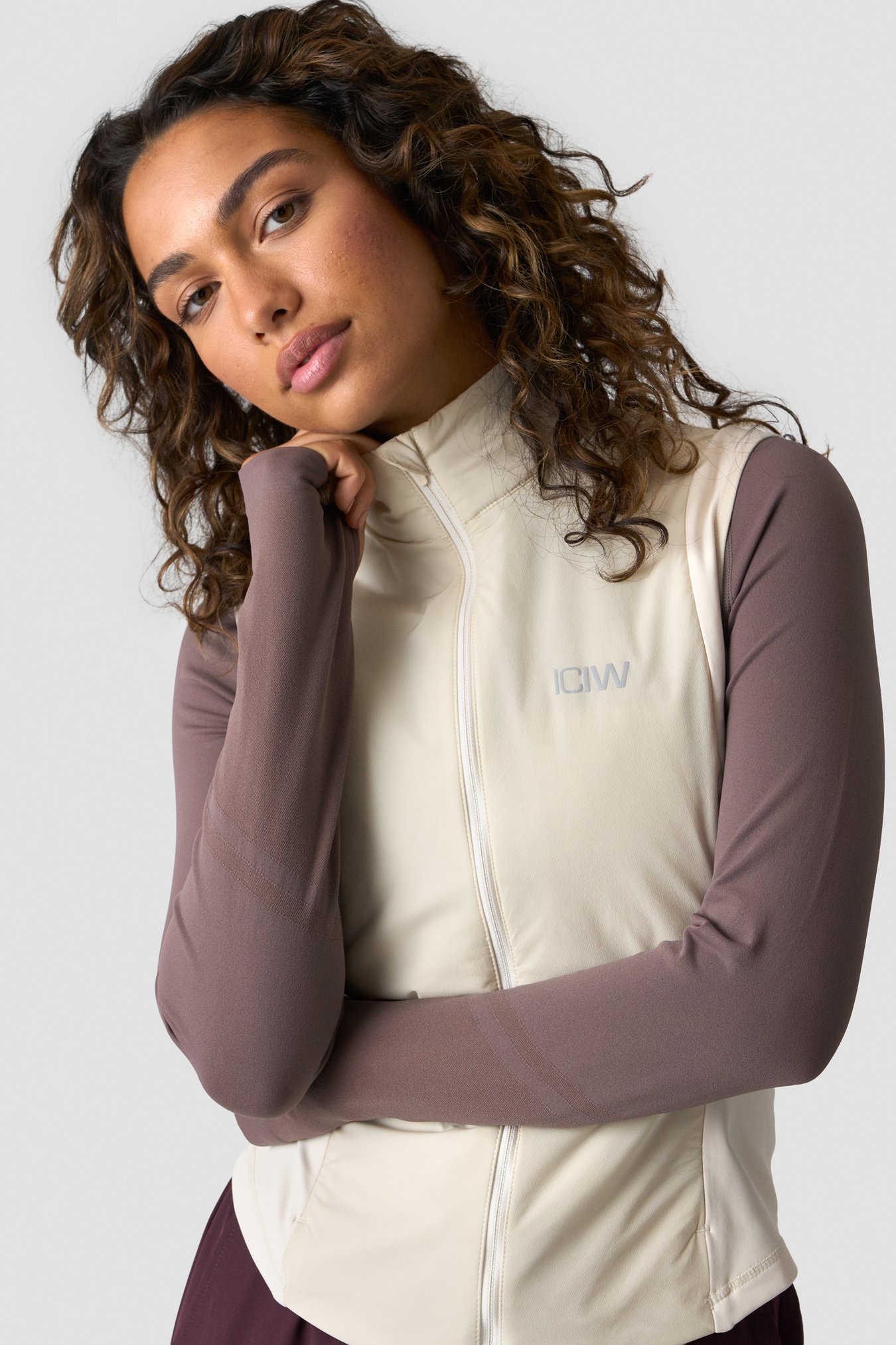 Essential Insulated Vest Cream - image 3