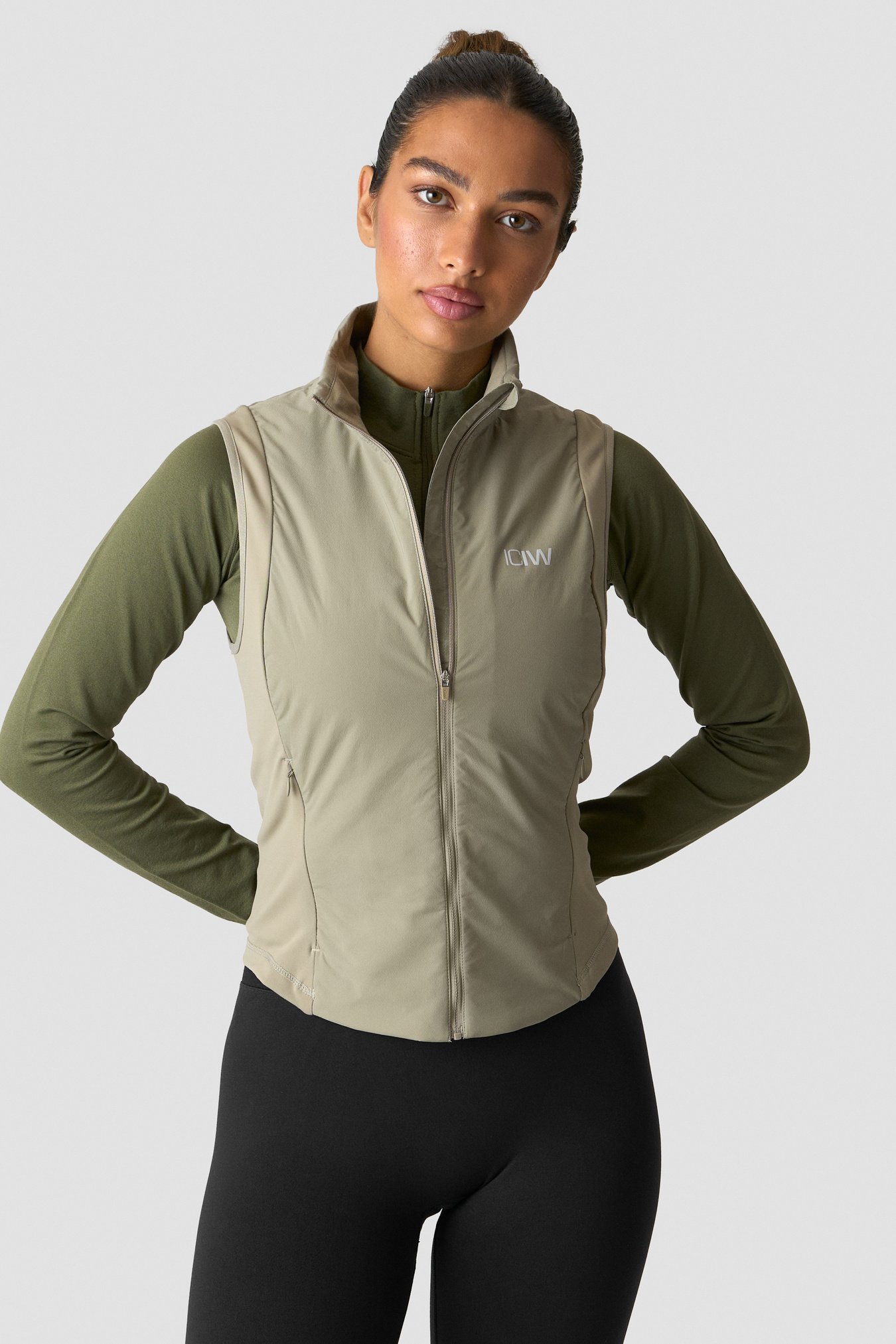 Essential Insulated Vest Light Khaki Green - image 1
