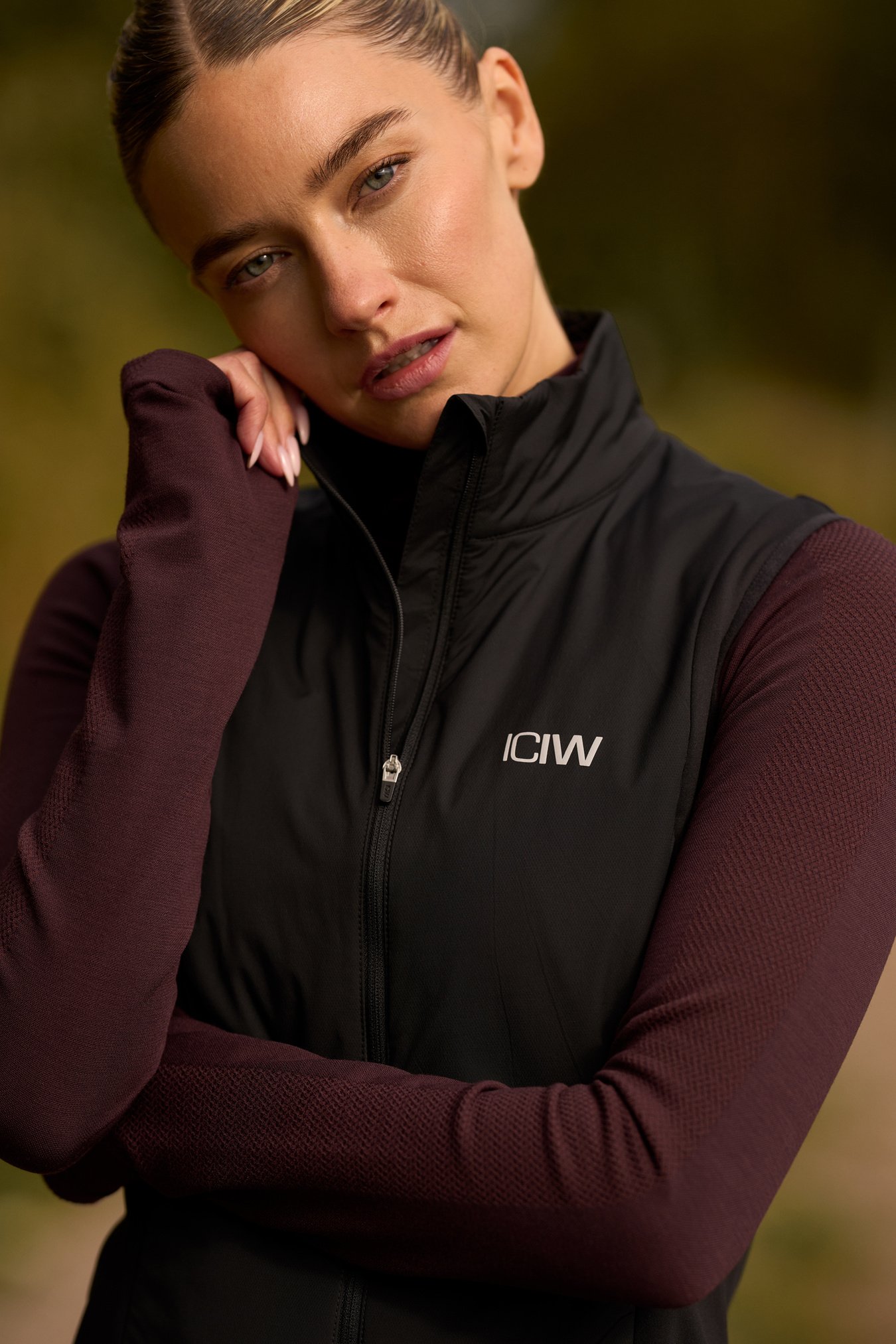 Essential Insulated Vest Black - image 1