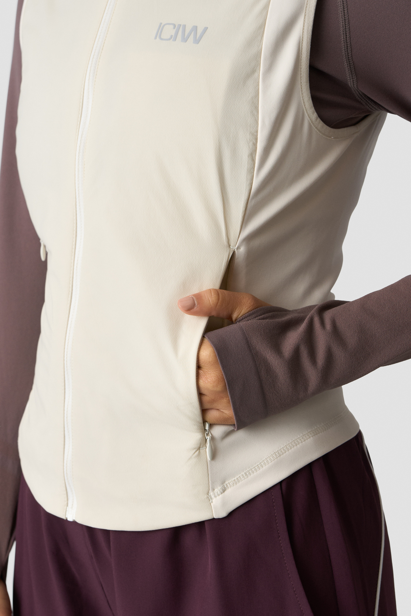 Essential Insulated Vest Cream - image 5