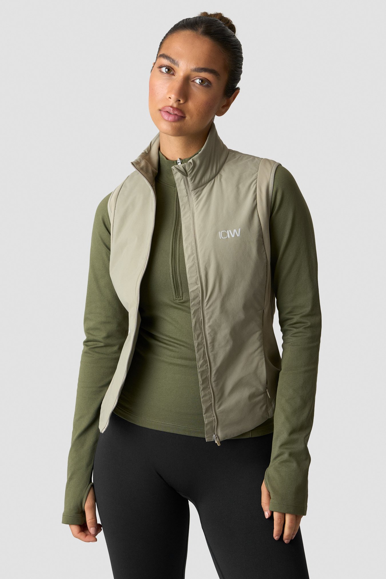 Essential Insulated Vest Light Khaki Green - image 4