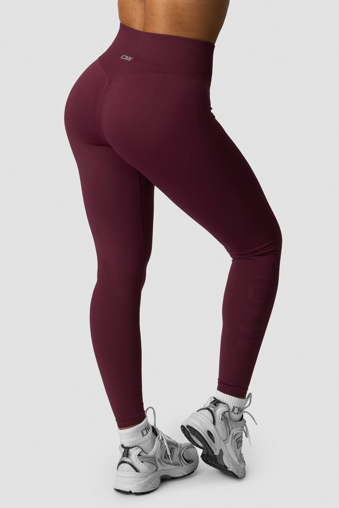 Define Seamless V-shape Tights Dark Mahogany - image 0