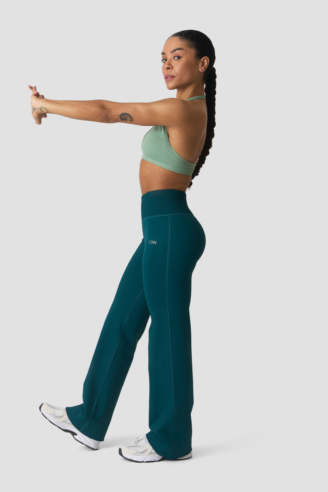 Define Seamless Halter Sports Bra Light Moss Green - imagen 7