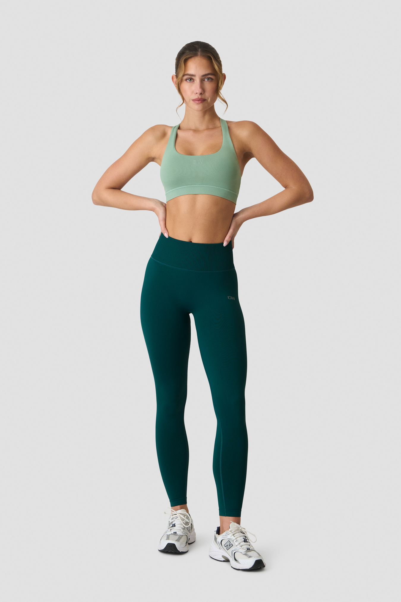 Define Seamless Racer Back Sports Bra Light Moss Green - Bild 4
