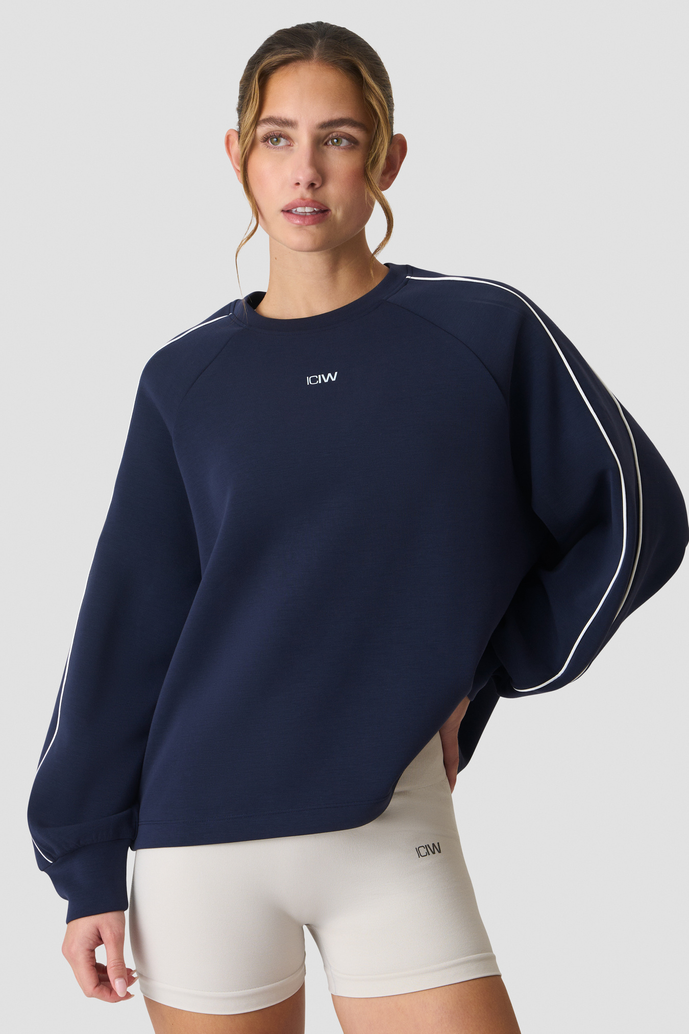 Contrast Crewneck Midnight Blue - bilde 1