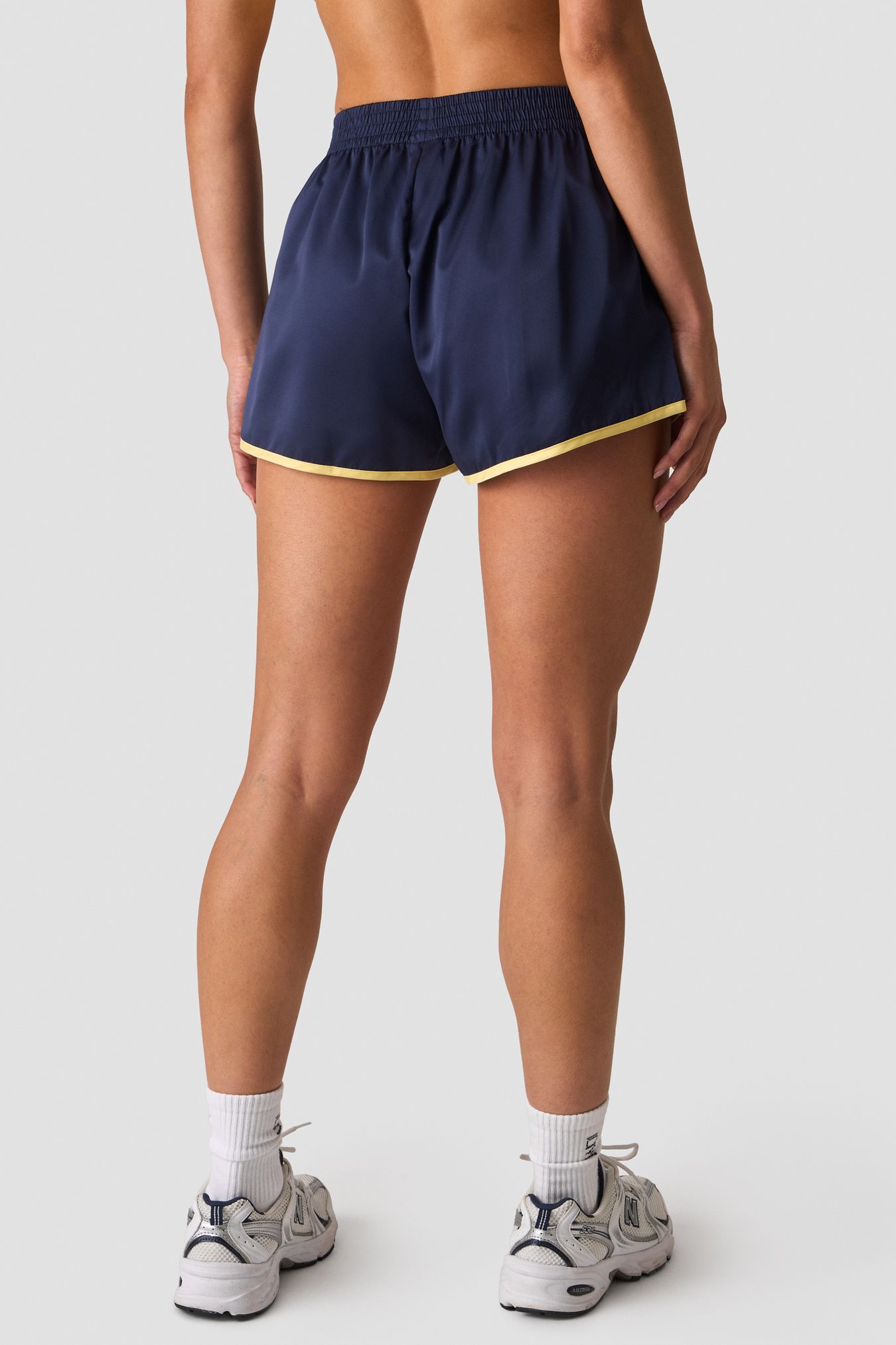 Contrast Shorts W Navy/yellow - image 2
