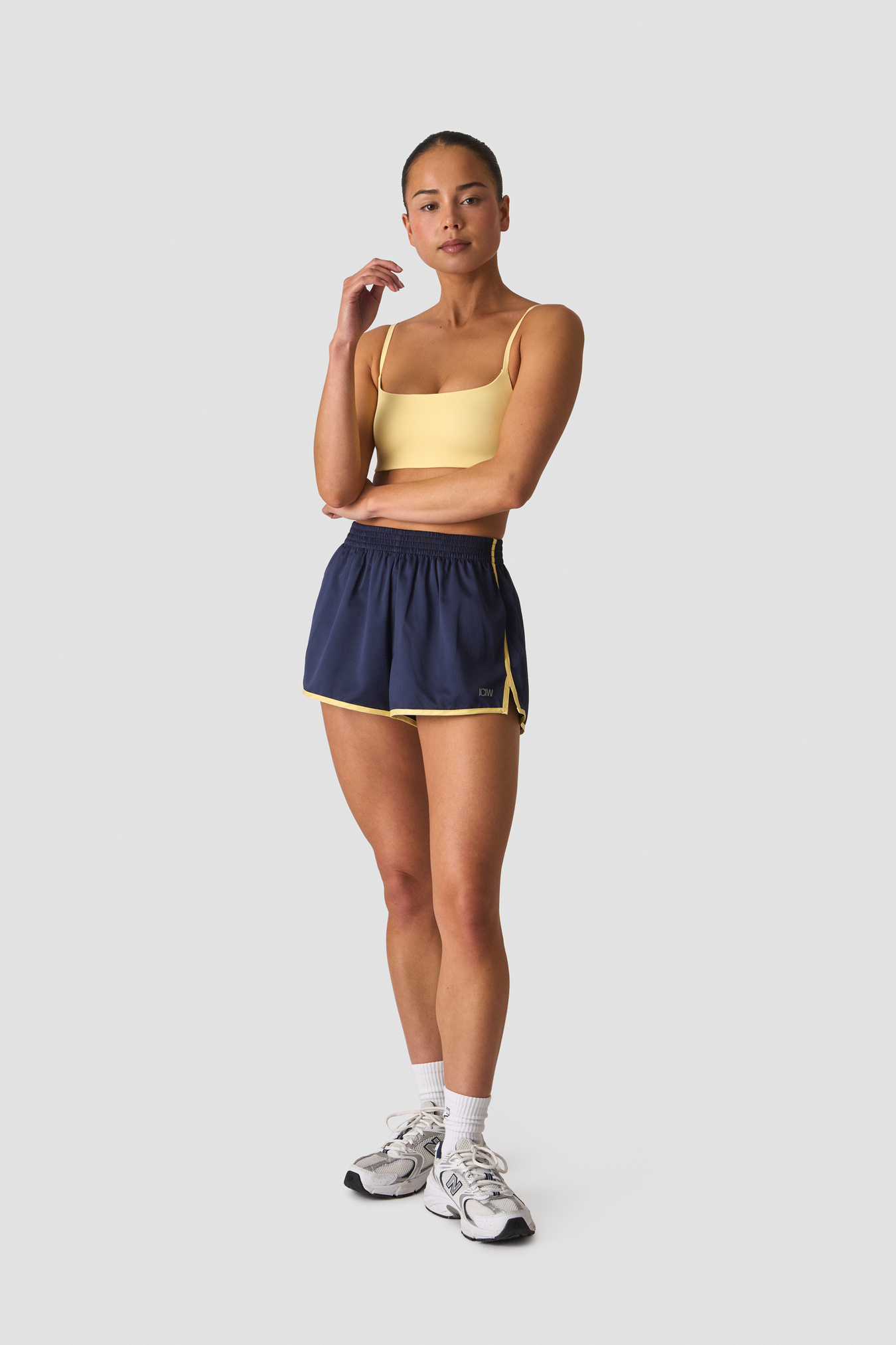 Contrast Shorts W Navy/yellow - image 4