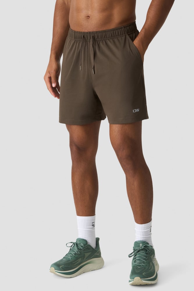 Stride Shorts Forest Brown