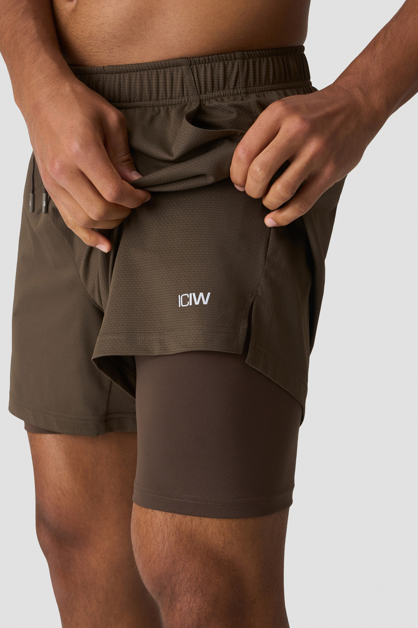 Stride 2-In-1 Shorts Forest Brown - image 4