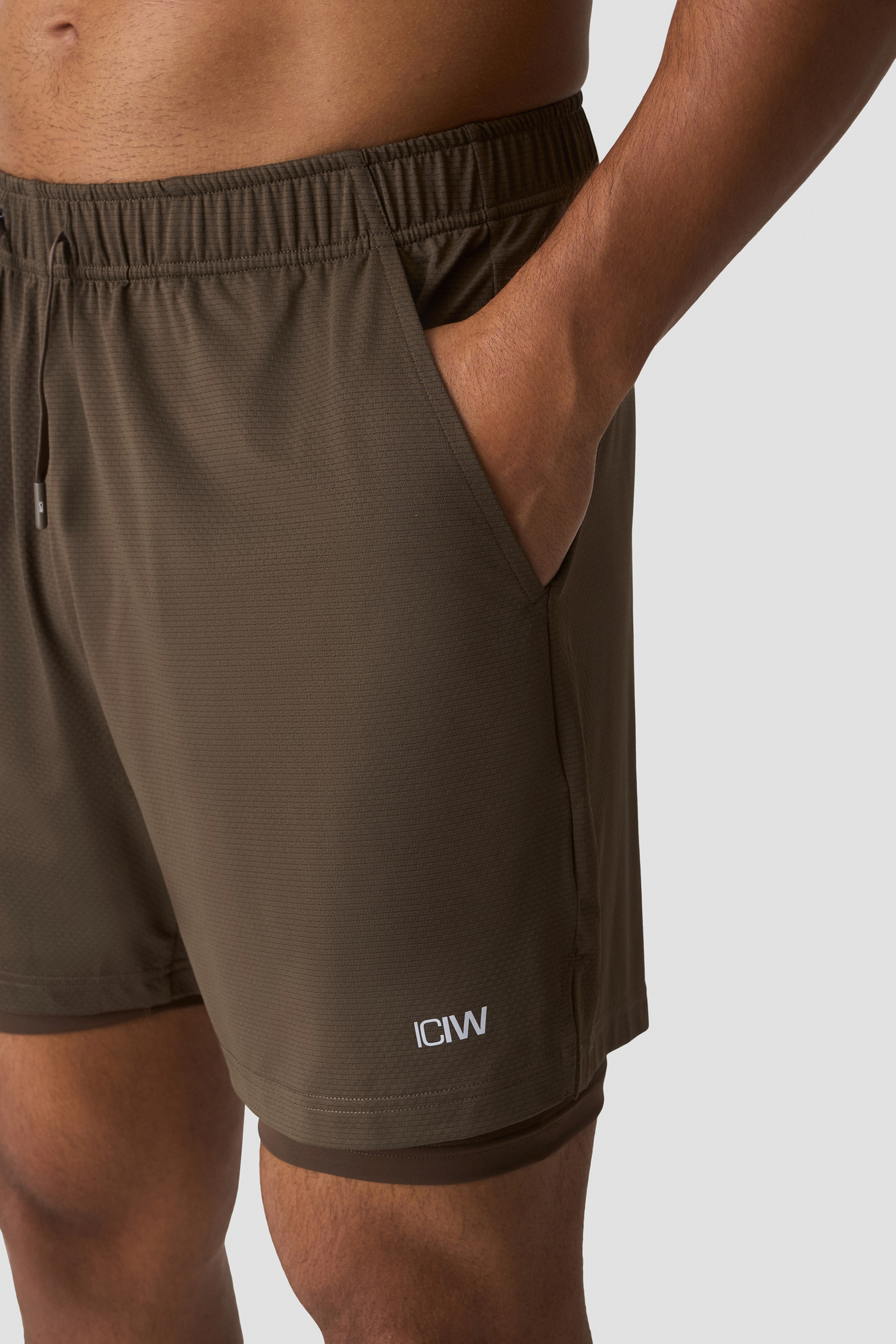 Stride 2-In-1 Shorts Forest Brown - image 3