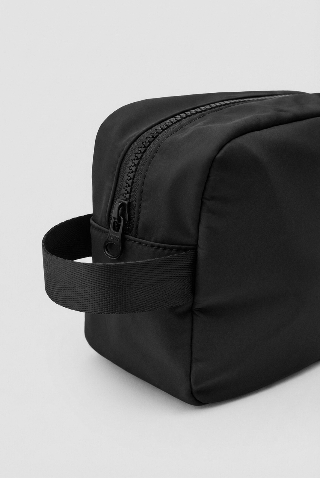 Toiletry Bag Black - image 3