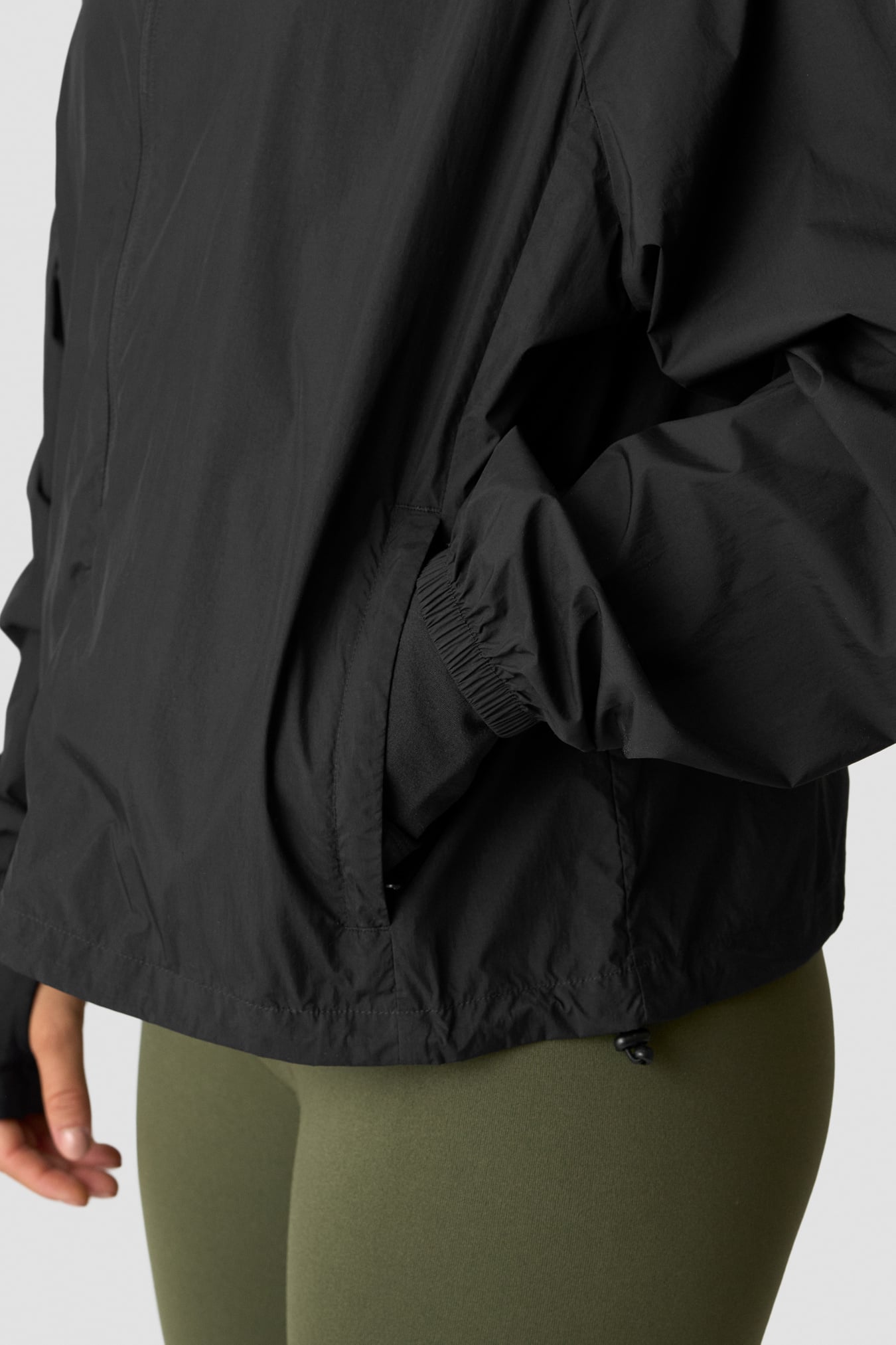Essential Wind Jacket Black - kuva 4