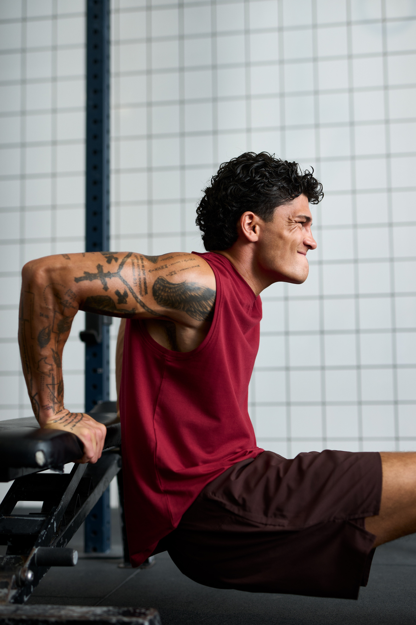 Workout Sleeveless Tee dark berry - immagine $