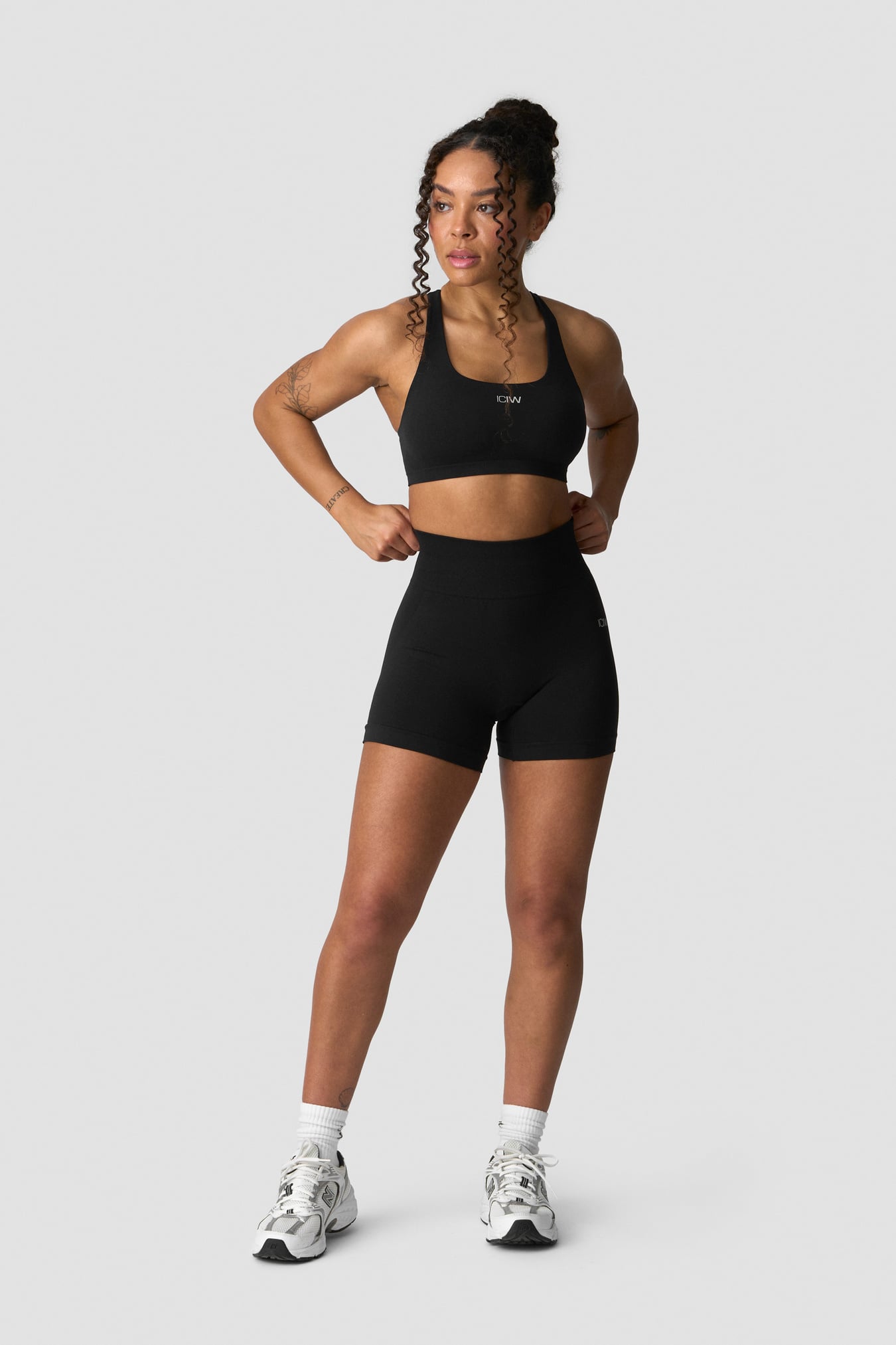 Smooth Seamless Midi Shorts black - Bild 6