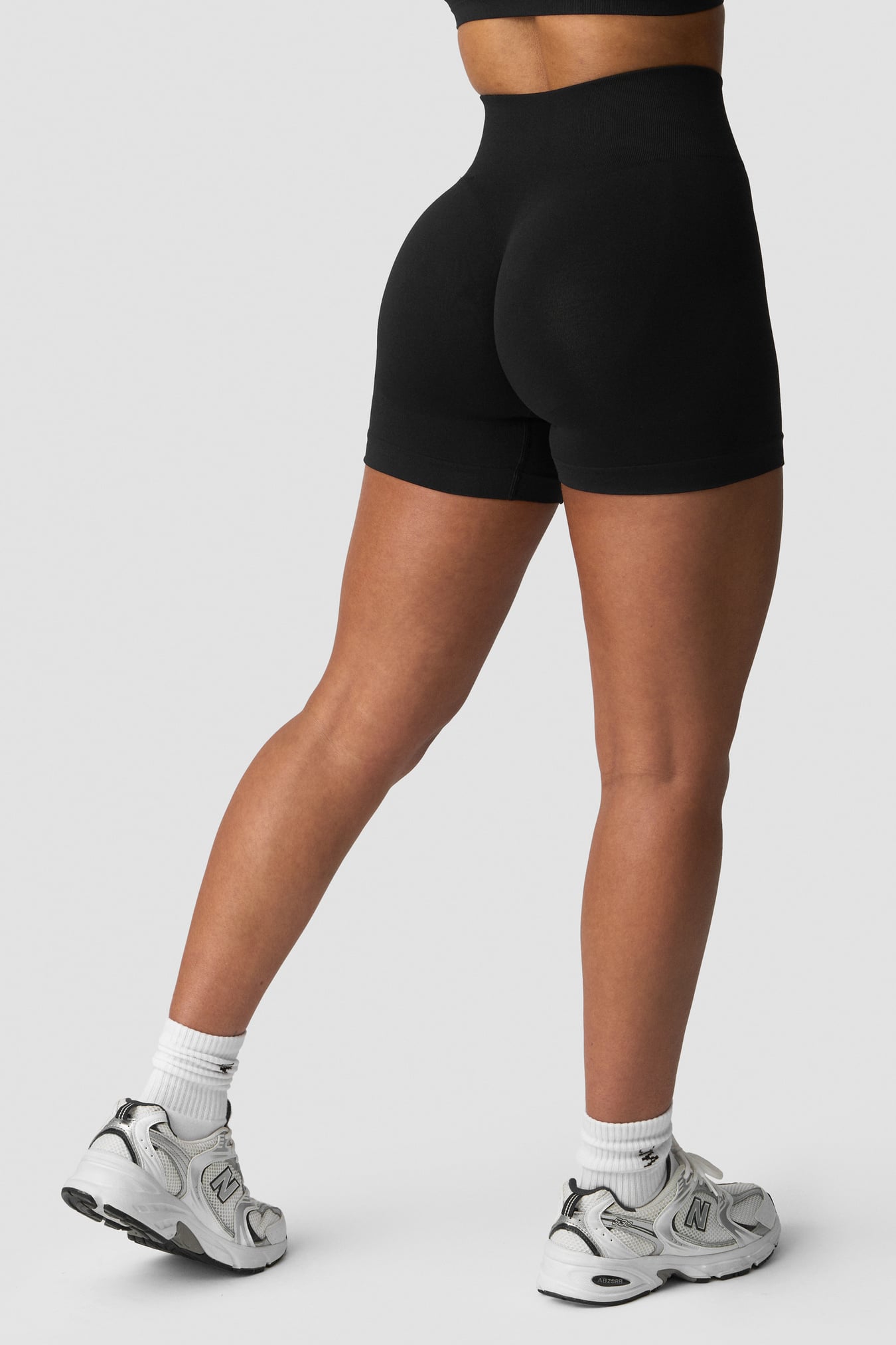 Smooth Seamless Midi Shorts black - Bild 2
