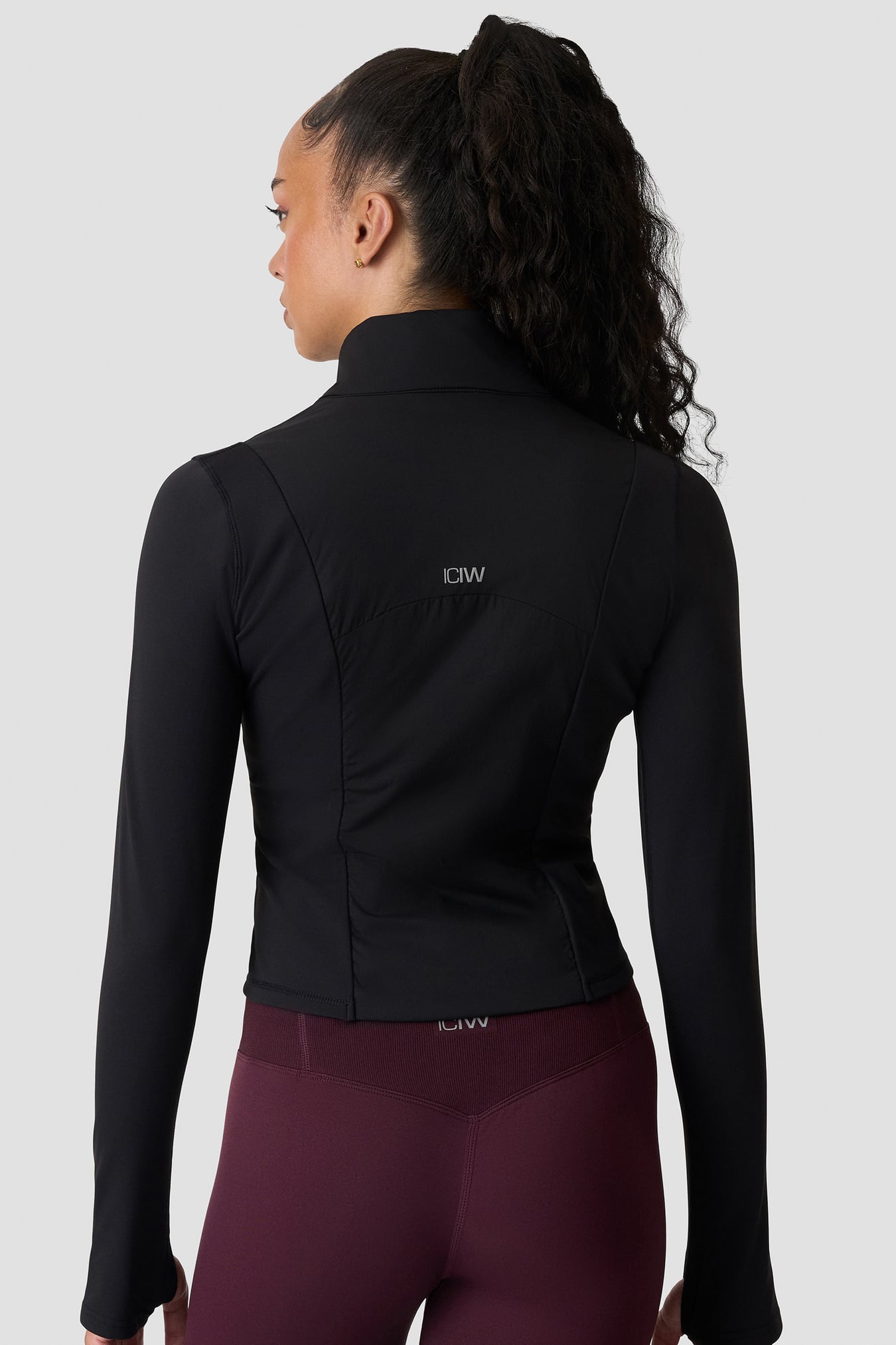 Essential Insulated Jacket Black - Bild 2